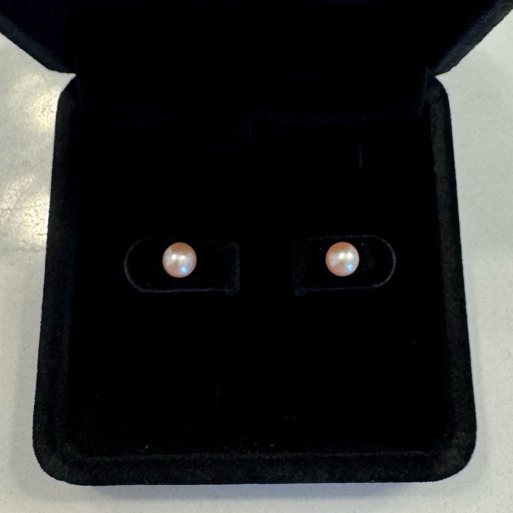 Mejuri Pink Pearl Stud Earrings